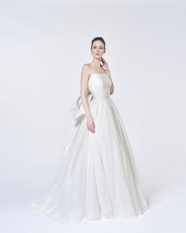 骨格診断付き ストレート ウェーブ ナチュラル骨格タイプ別 似合うウエディングドレス の選び方 結婚式場 ウェディングドレス や費用など結婚式の情報がいっぱい トキハナmagazine